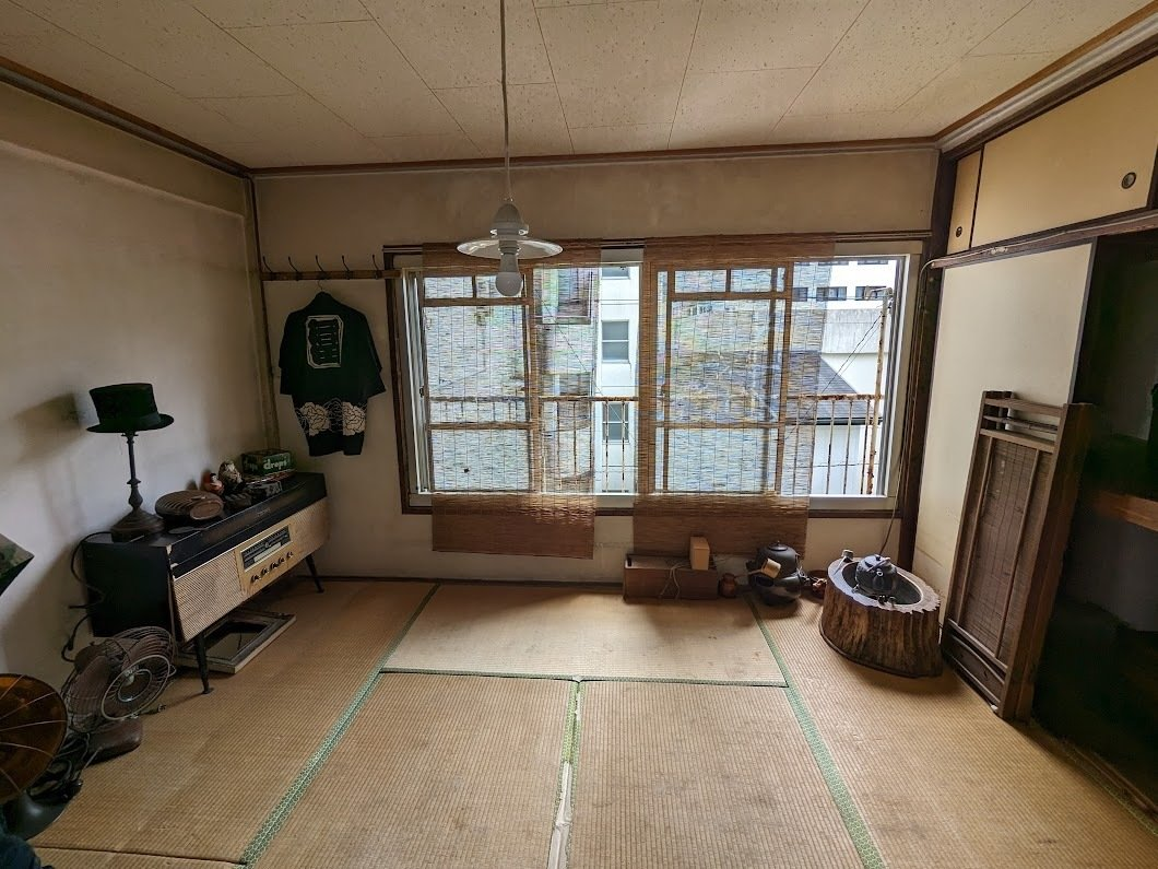 8畳間
